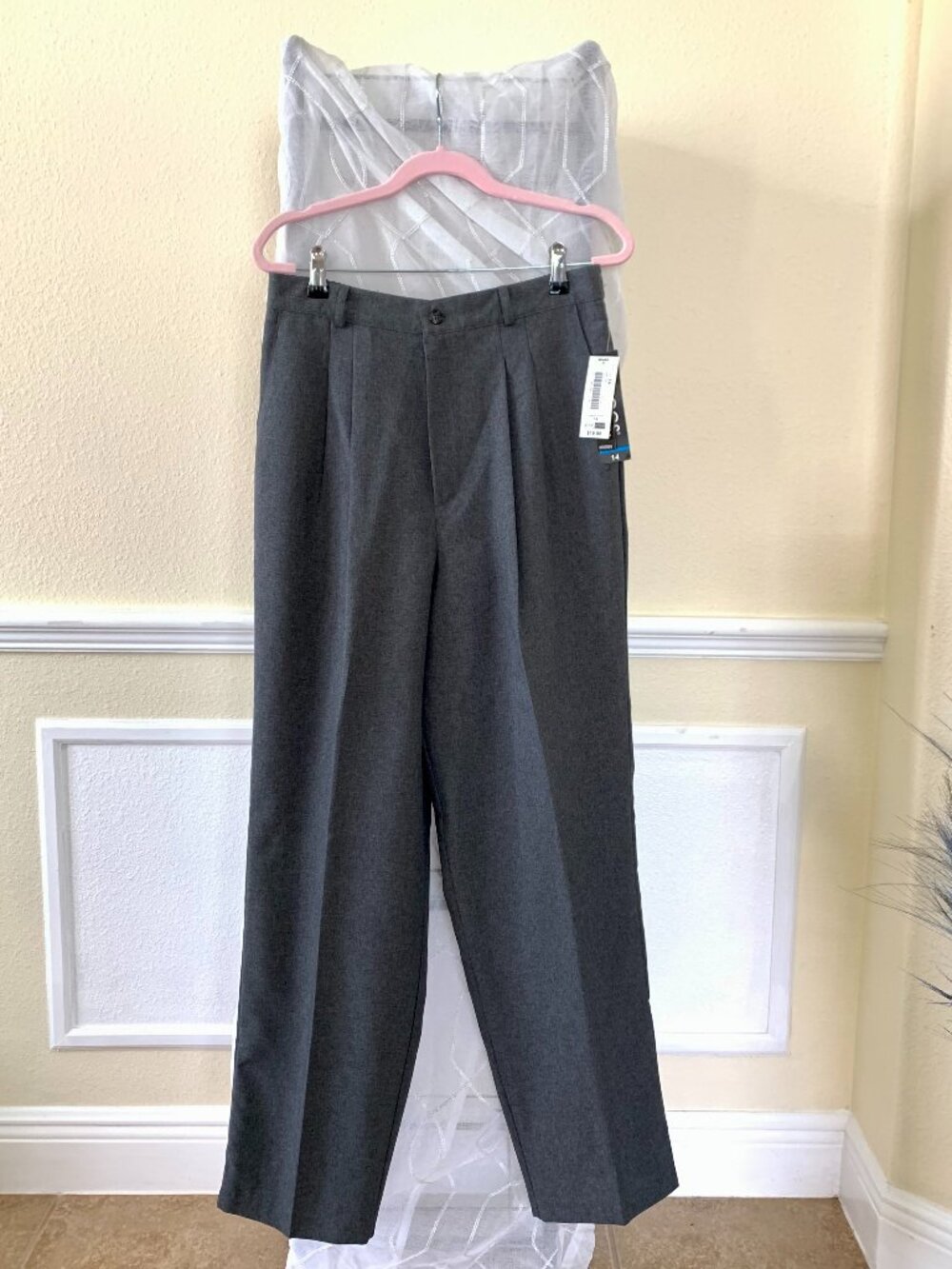 NWT Briggs New York Pleated Tapered Dress Gray Pants Trousers